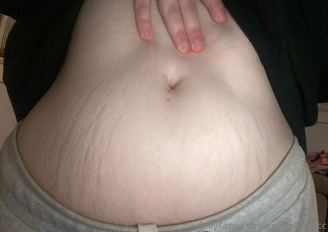 agoraphothicc actress pic