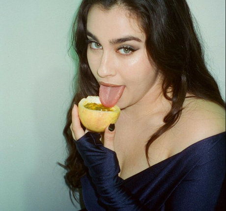 Lauren Jauregui sex model img
