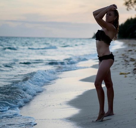 Natalie Gulbis erotic model img