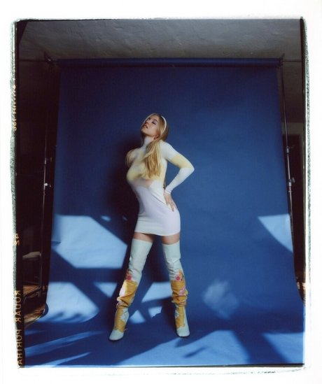 Sydney Sweeney sex pornstar photo