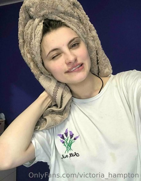 victoria hampton free star img