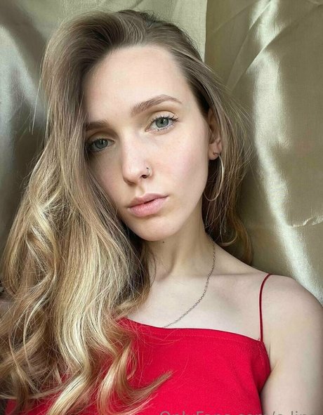 e lina pornstar nude gallery