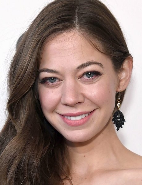 Analeigh Tipton pretty model photo