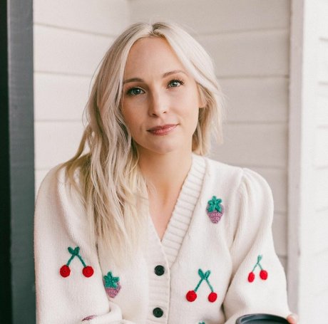 Candice King star nice photo