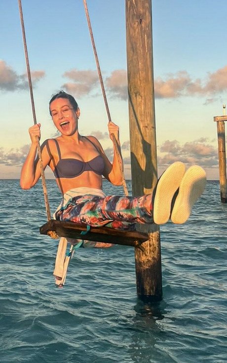 Brie Larson free actress gallery