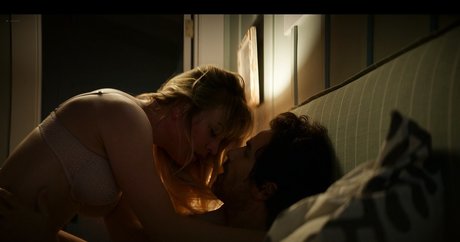 Kaley Cuoco star hd photo