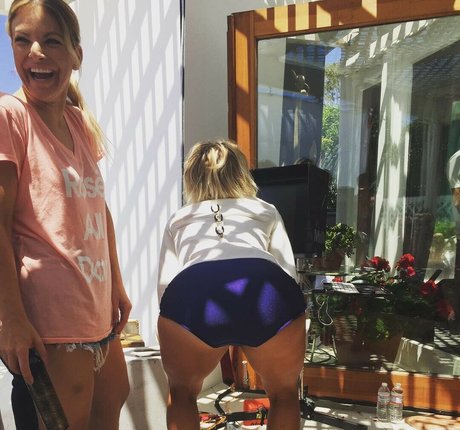 Kaley Cuoco pornstar adult image