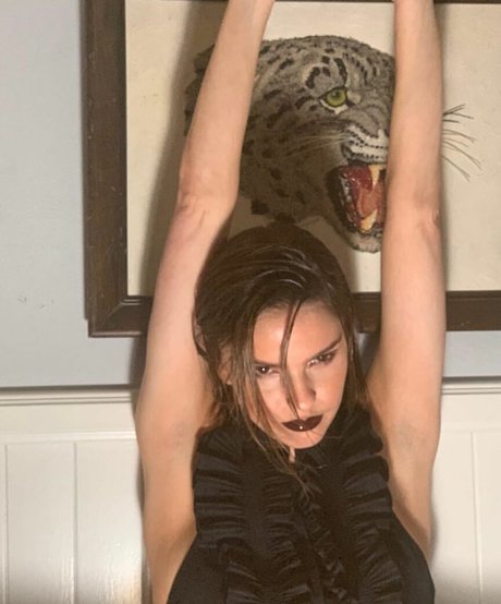 Shelley Hennig star beautiful pic