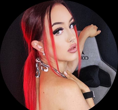 OnlyScrapzi star pretty photos