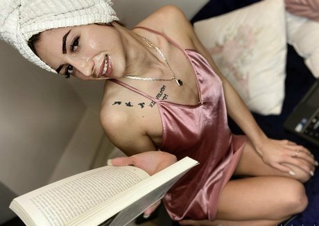 dududeak art actress img