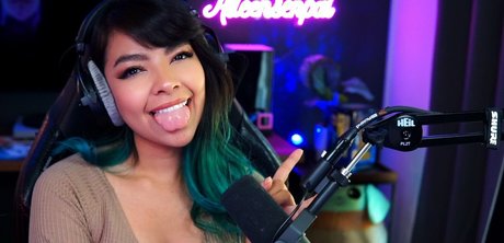 Aileen Senpai free pornstar image