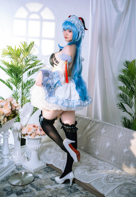 Ying Tze beautiful star img