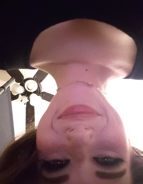 aullora model nude pic