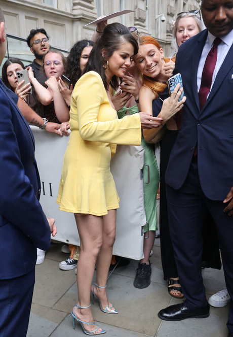 Selena Gomez nude star photo