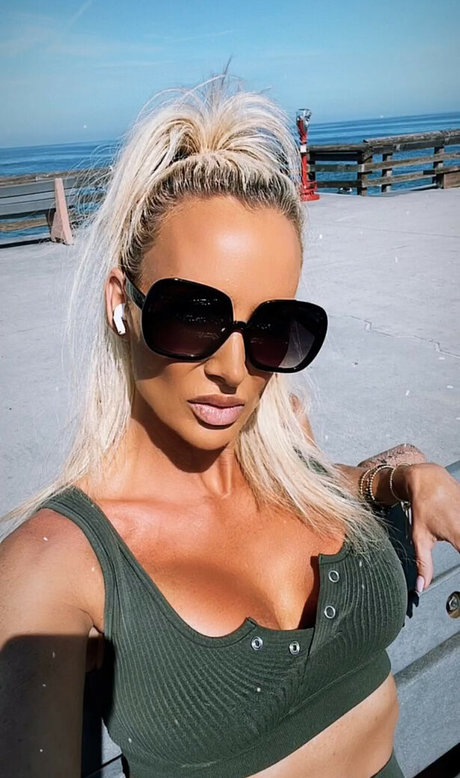 Disco Mammi model pics