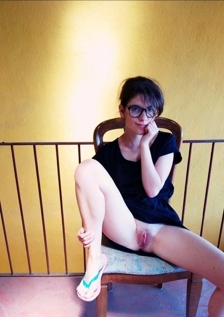 Sara Bell star pornographic pictures