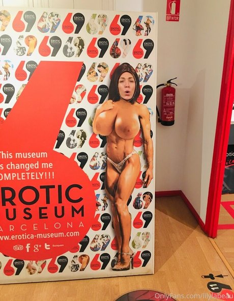 lilylabeau nice actress photos