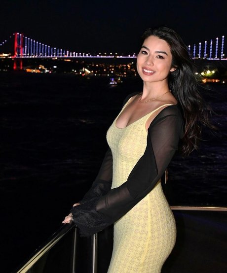 CarolineKwan pornstar exclusive images