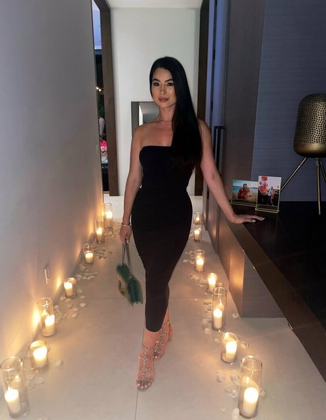 CarolineKwan actress photos