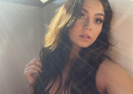 Skye Dolecki perfect model picture