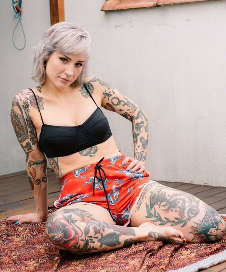 Mariana Ayres model art archive