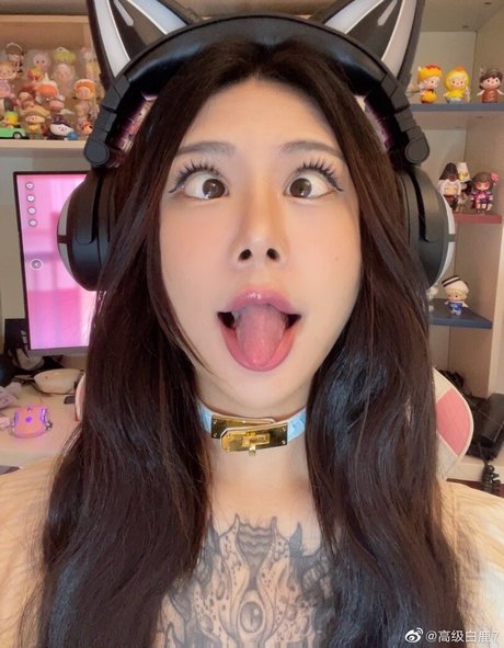 Deer white model hot pics