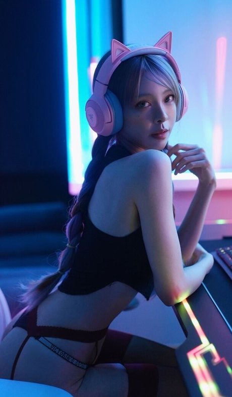 cathrynli pornographic model img