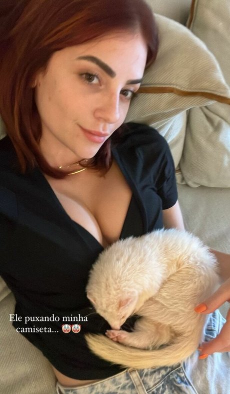 Karol Queiroz art model pics