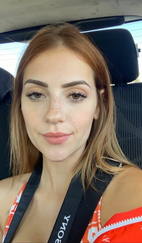 Karol Queiroz top pornstar photos