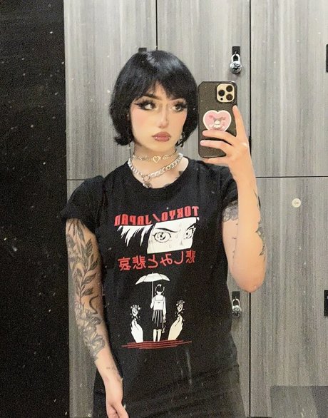 Redroomromance art actress photos