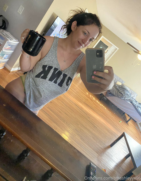 smashleyyx96 model pornographic pictures