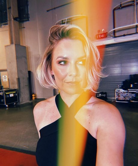 Renee Paquette art actress image