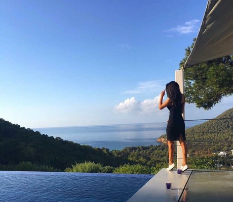 Clelia Theodorou star naked gallery