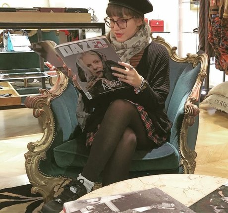 Aril s Chest high quality star photo