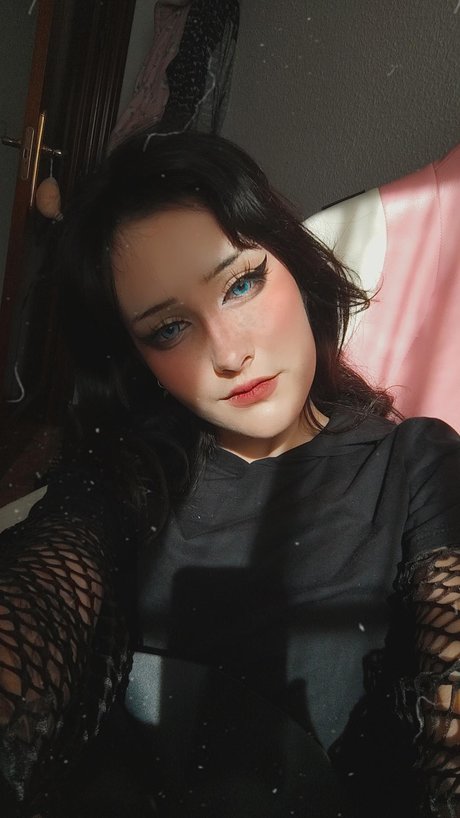 Nyukix model top picture