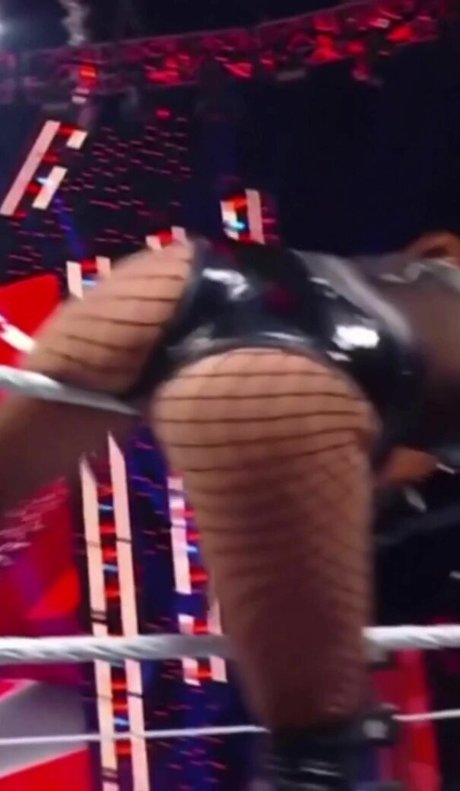 Becky Lynch nude model photo