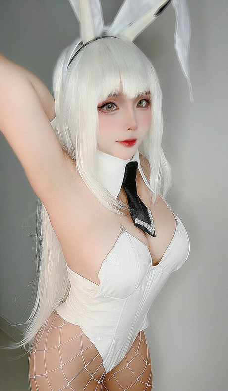 Sayo Momo naked pornstar img