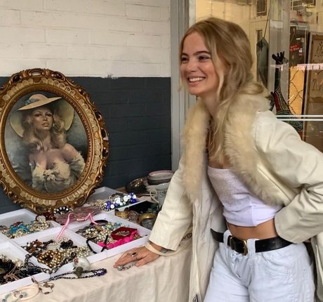 Freya Allan Profile pic