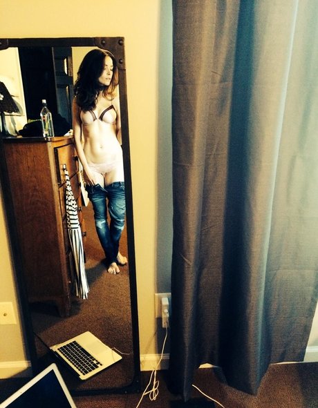 Abigail Spencer adult actress img