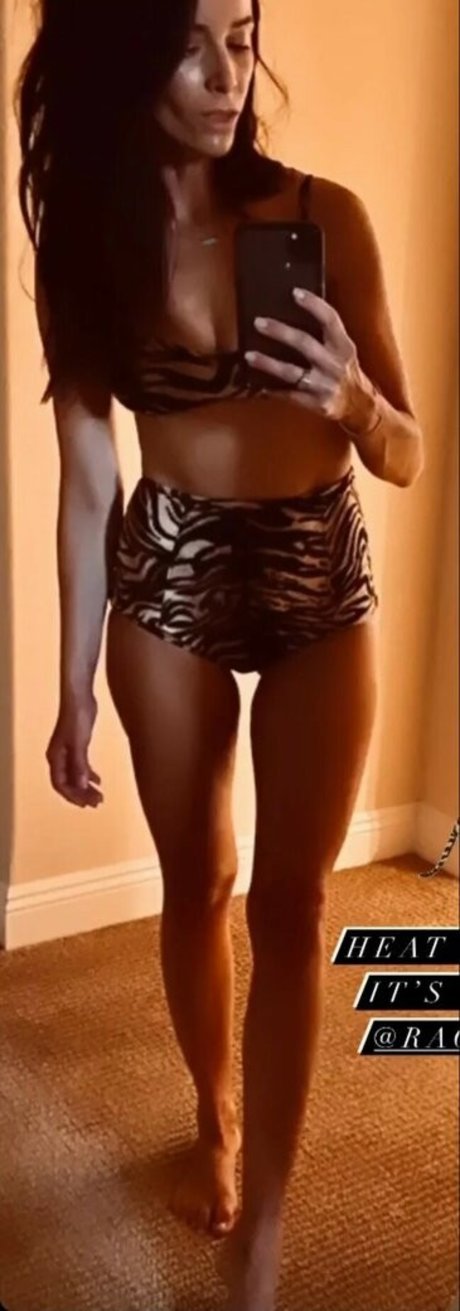 Abigail Spencer sexy model pics