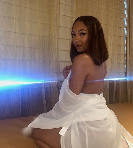 Parker McKenna Posey porn actress images