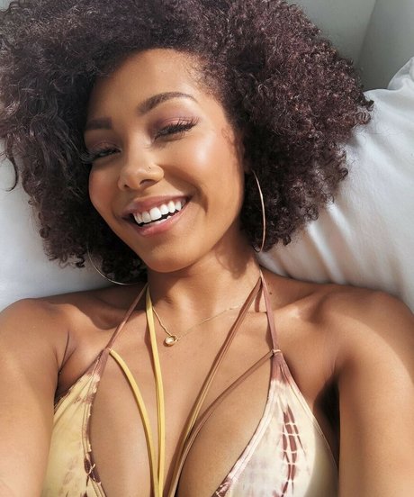 Parker McKenna Posey model best pictures
