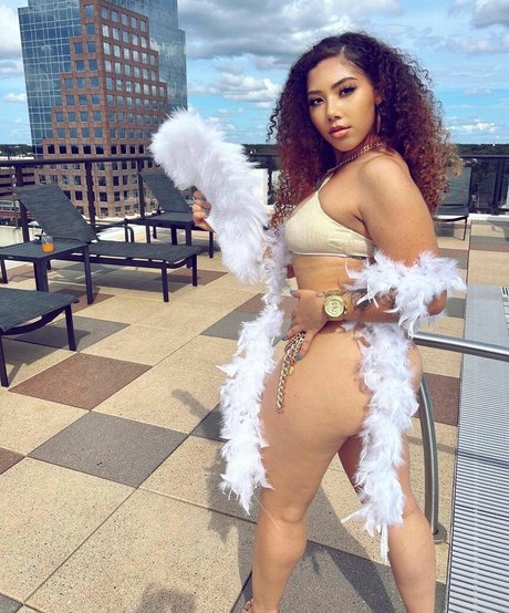 Kiah Dream model pornographic gallery