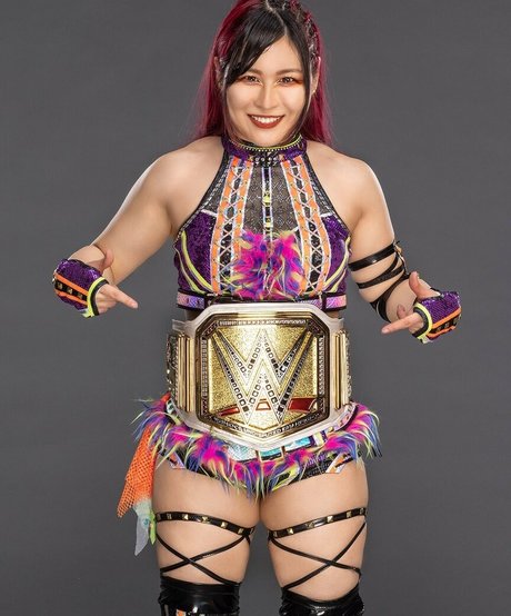 Iyo Sky nude star photo