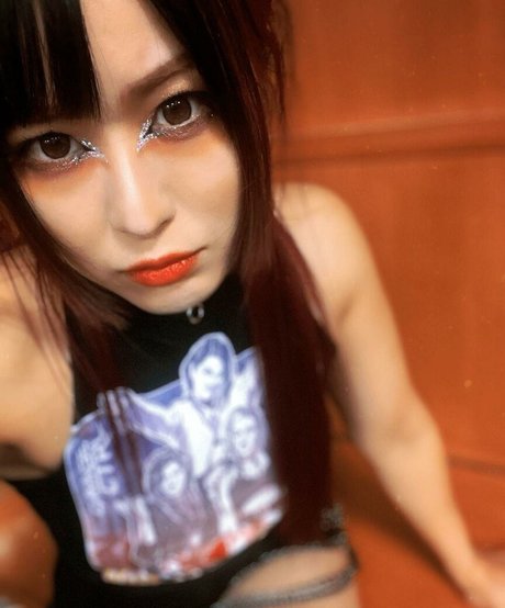 Iyo Sky model sex img