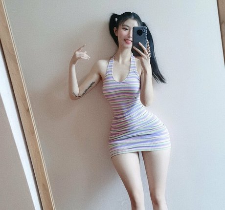 QiaoniuTT sexy star pic