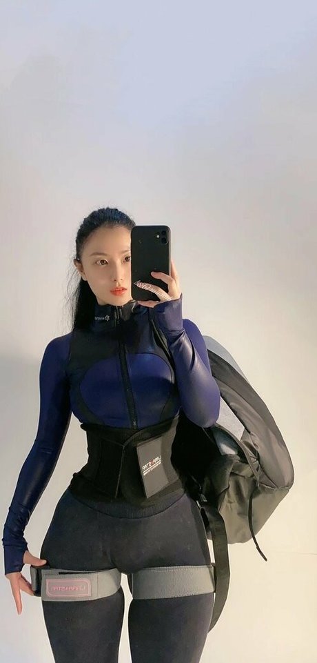 black naked onlyfans hot pic