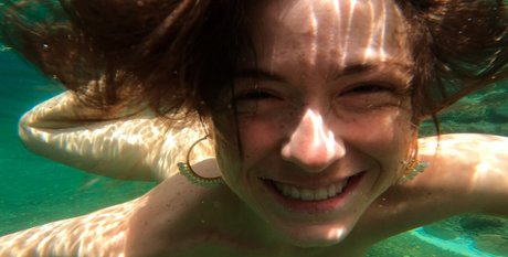 Naomi Wildman art actress photos