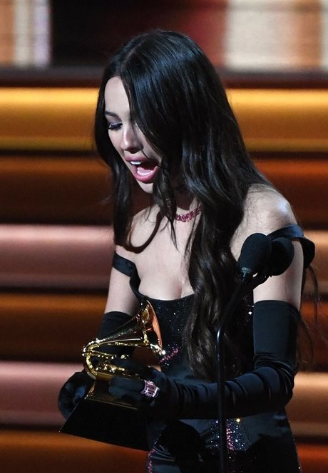 Olivia Rodrigo Profile pic