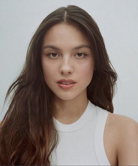 Olivia Rodrigo model nude images